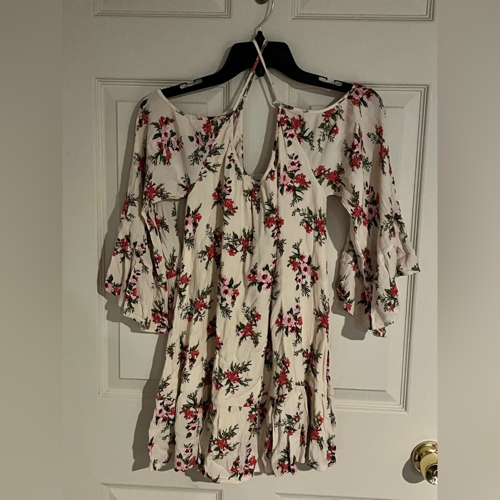 Altar'd State Cold Shoulder Floral Top 3/4 Sleeve Tunic Scoop Neck Cream Sz L - Picture 2 of 7